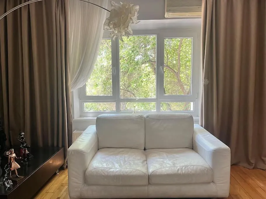 Apartment Charming Apartment/King Size Bed Bucharest